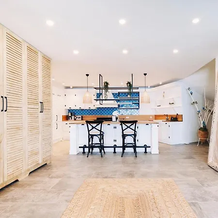 Ada Dreams / Island Villa
